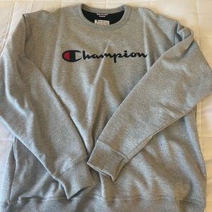 Champion, size XL, light gray crew neck.